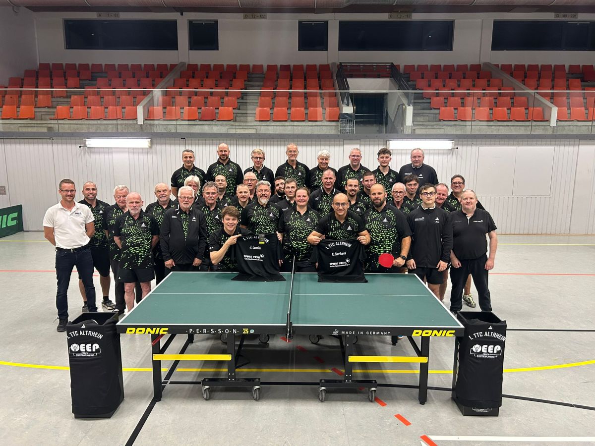 Neue Trikots und Trainingsanzüge für den 1. TTC&nbsp;Altrhein