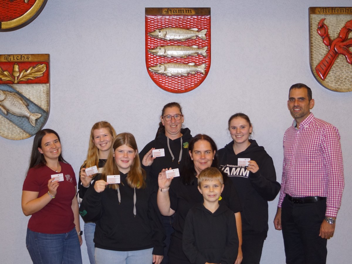 Verleihung der Ehrenamtskarte für die Trainerinnen des SV Rheingold 08 Hamm&nbsp;e.V.